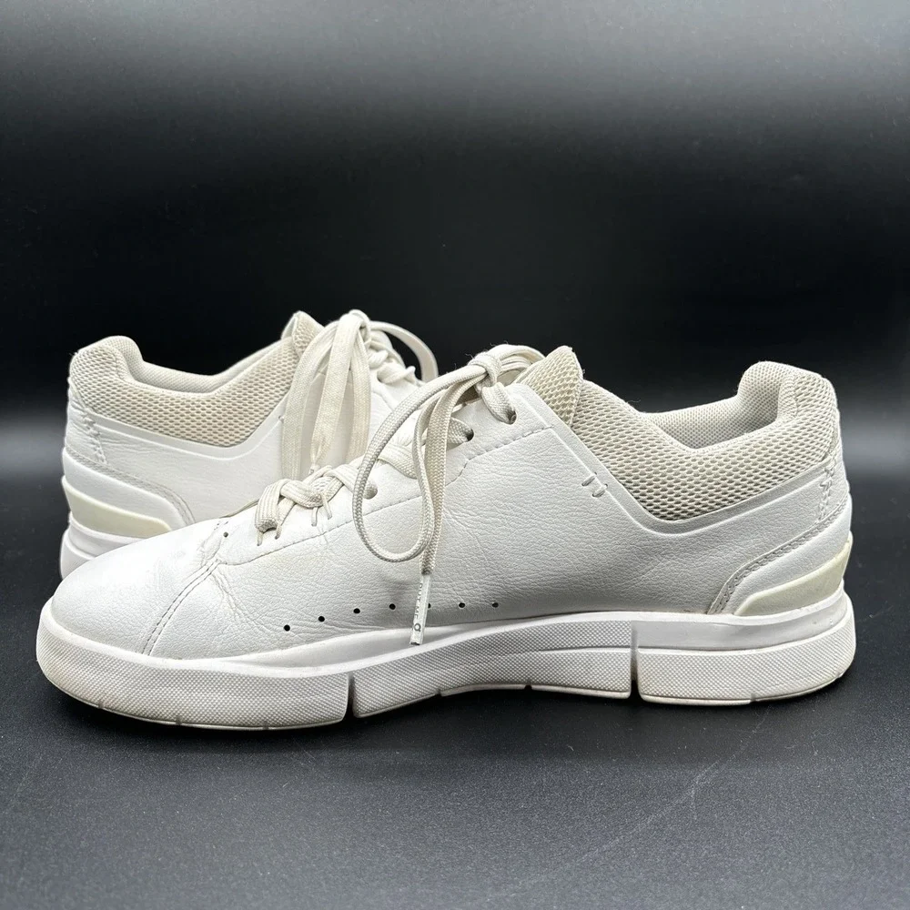 On Cloud Running Women's Cloud The Roger Advantage Shoes US W 8 White